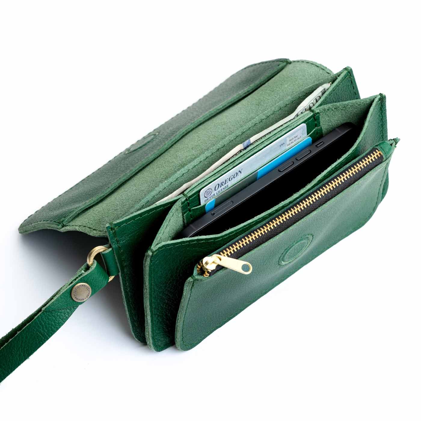 Bacalar | Leather wallet clutch with wristlet and magnetic closure