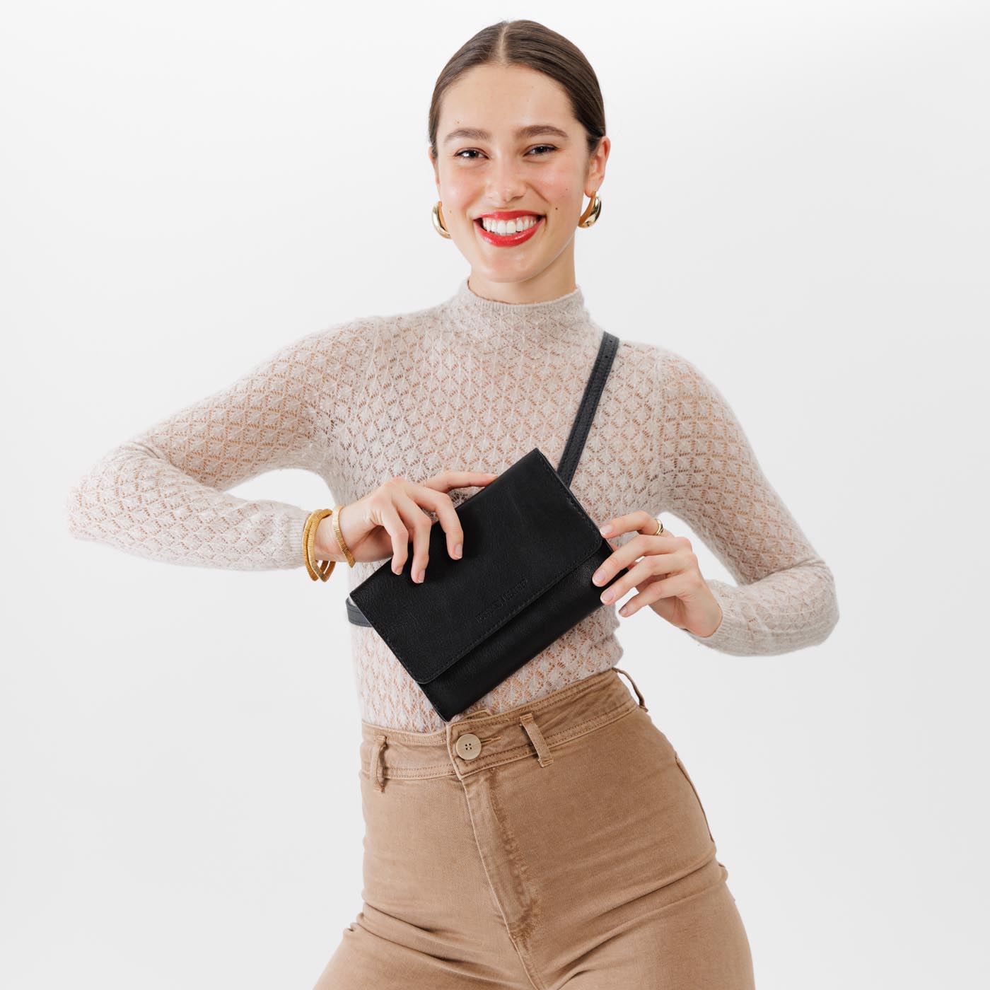  Pebbled--black | Petite bag with magnetic flap closure and adjustable belt strap