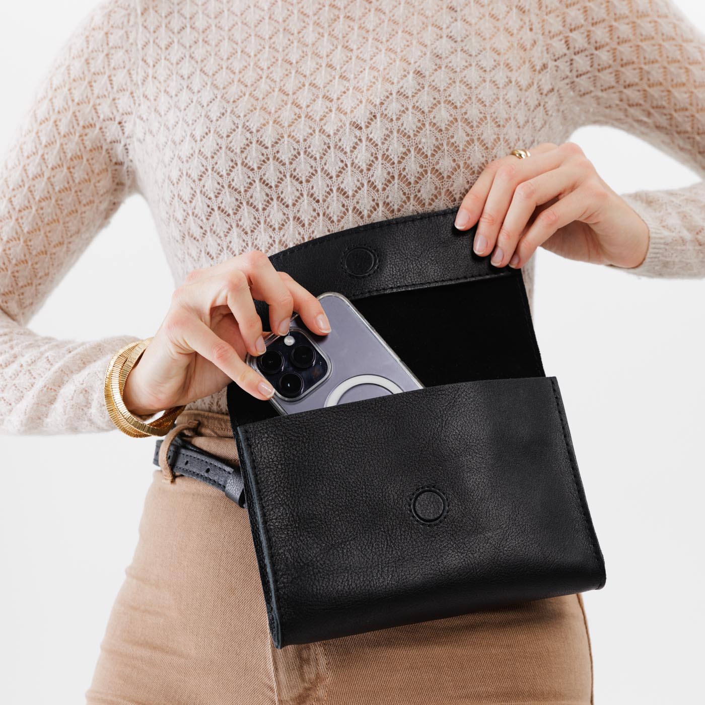  Pebbled--black | Petite bag with magnetic flap closure and adjustable belt strap