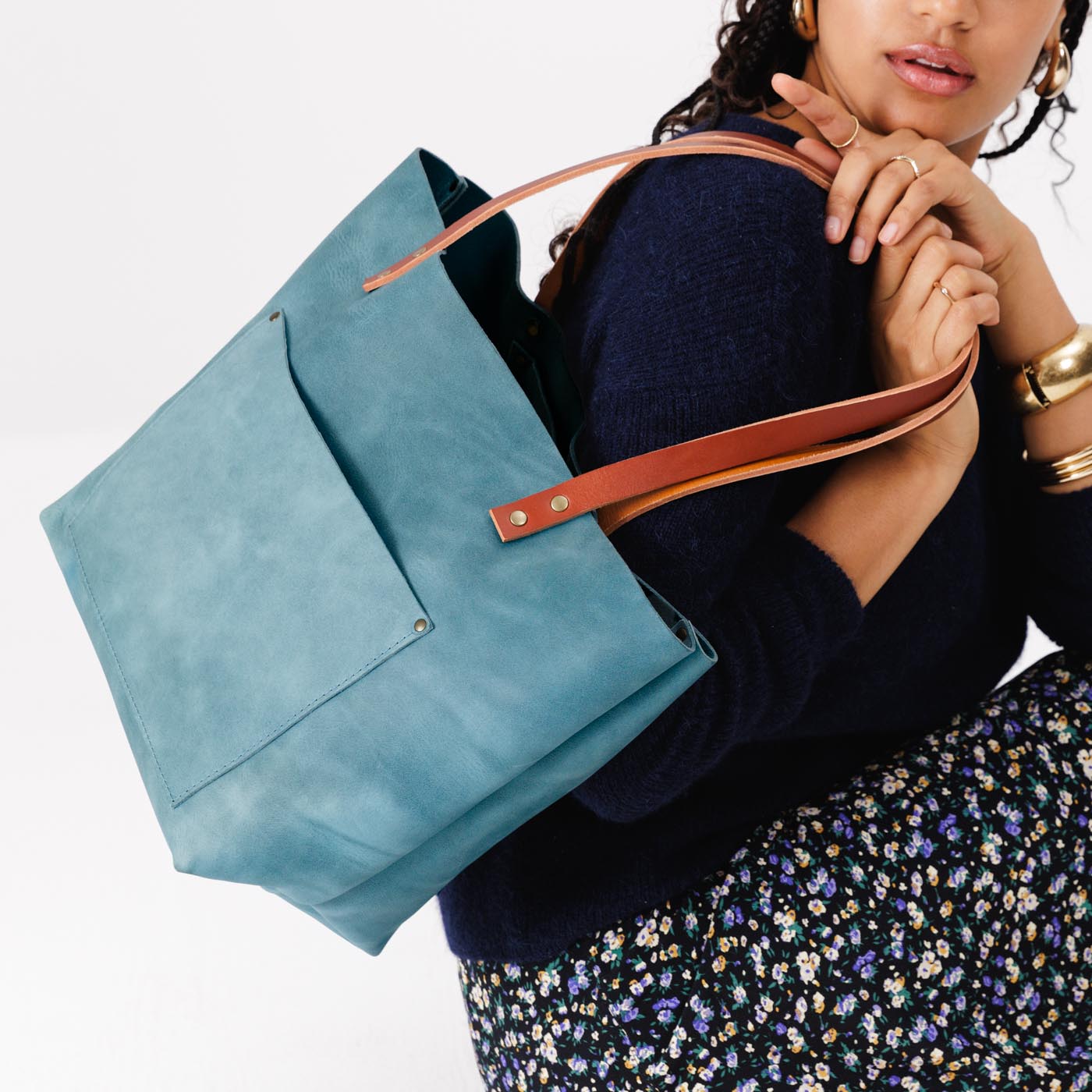 Aqua*Classic | Large leather tote bag with sturdy bridle handles and front pocket