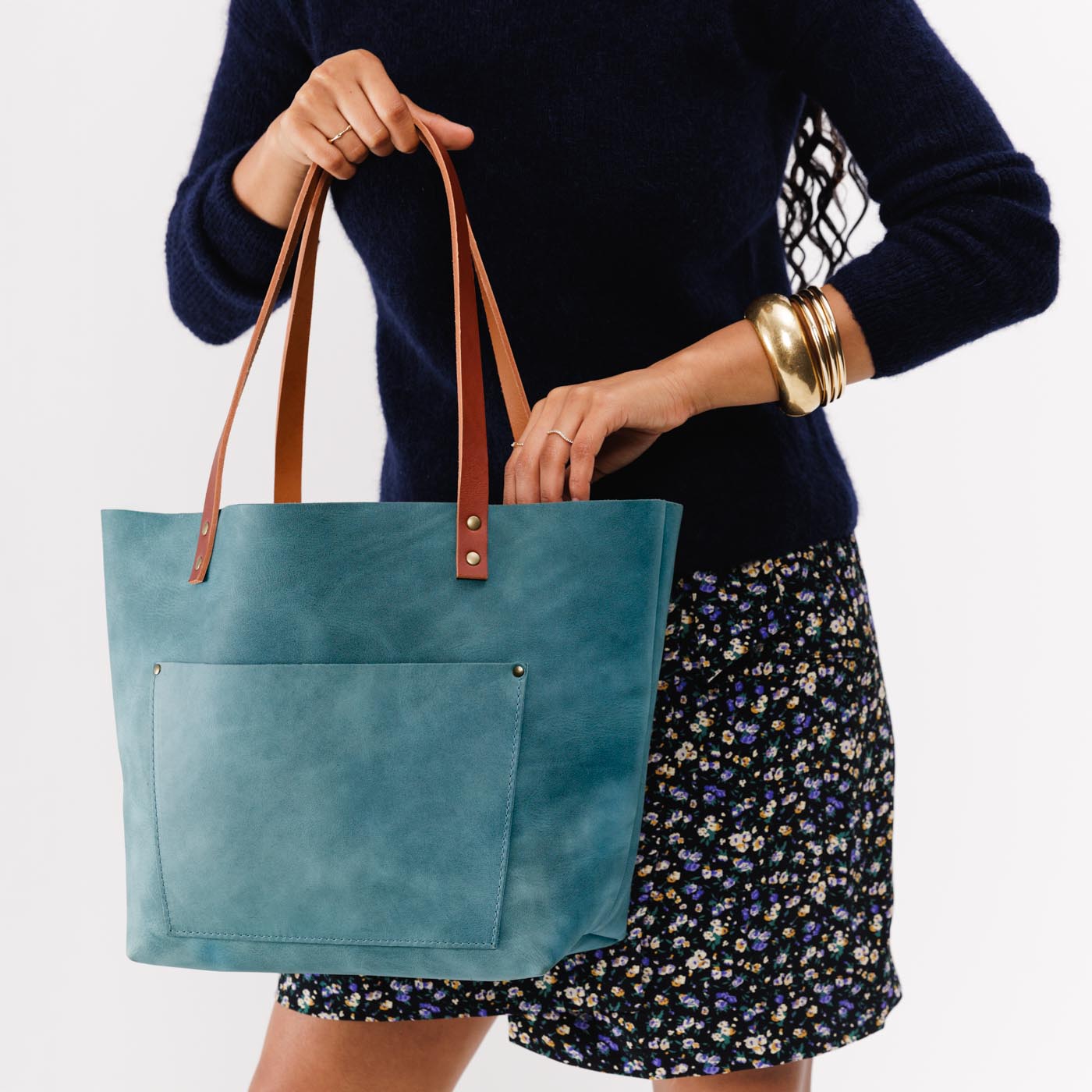 Aqua*Classic | Large leather tote bag with sturdy bridle handles and front pocket