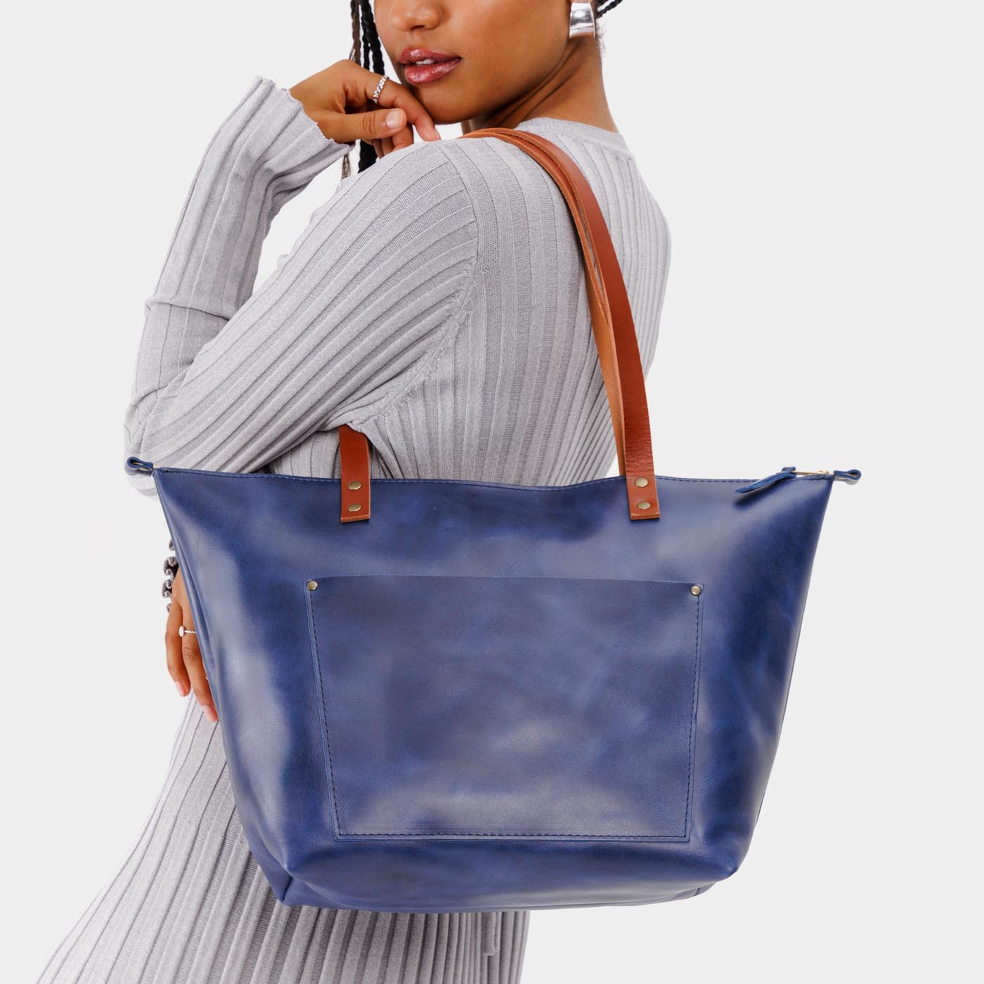 Cowboy Blue*Zipper | Large leather tote bag with sturdy bridle handles and front pocket