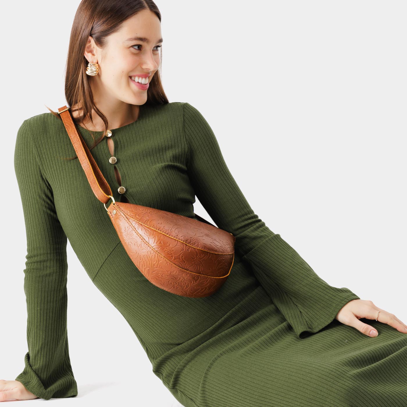 Meadow Medium | Half circle shaped sling bag