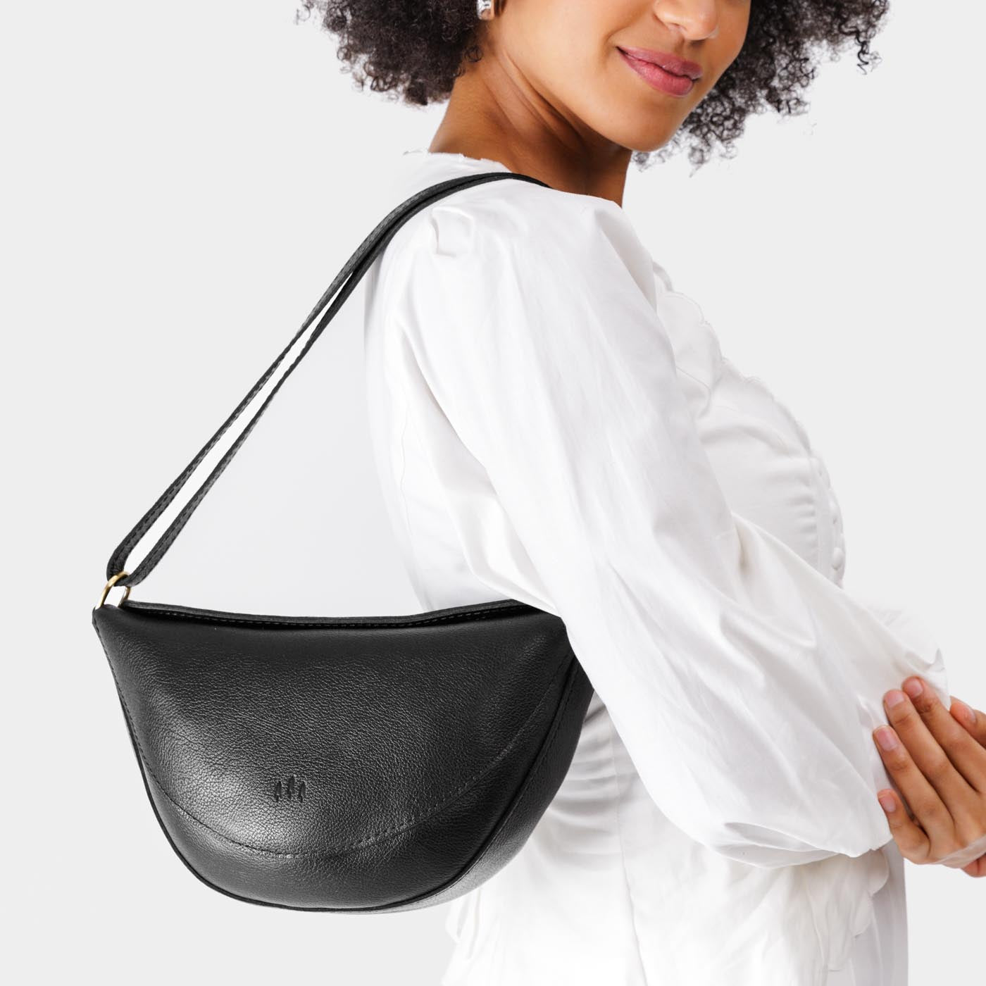 Pebbled--black*Medium | Half circle shaped sling bag