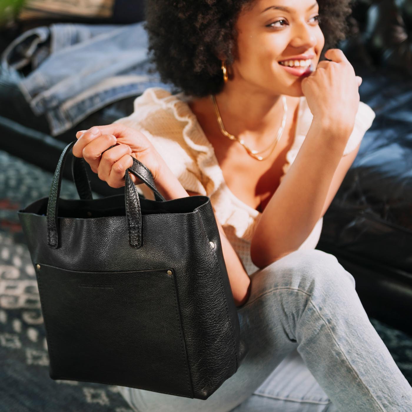 Pebbled--black*Classic | Midsize crossbody tote with handles and a pocket