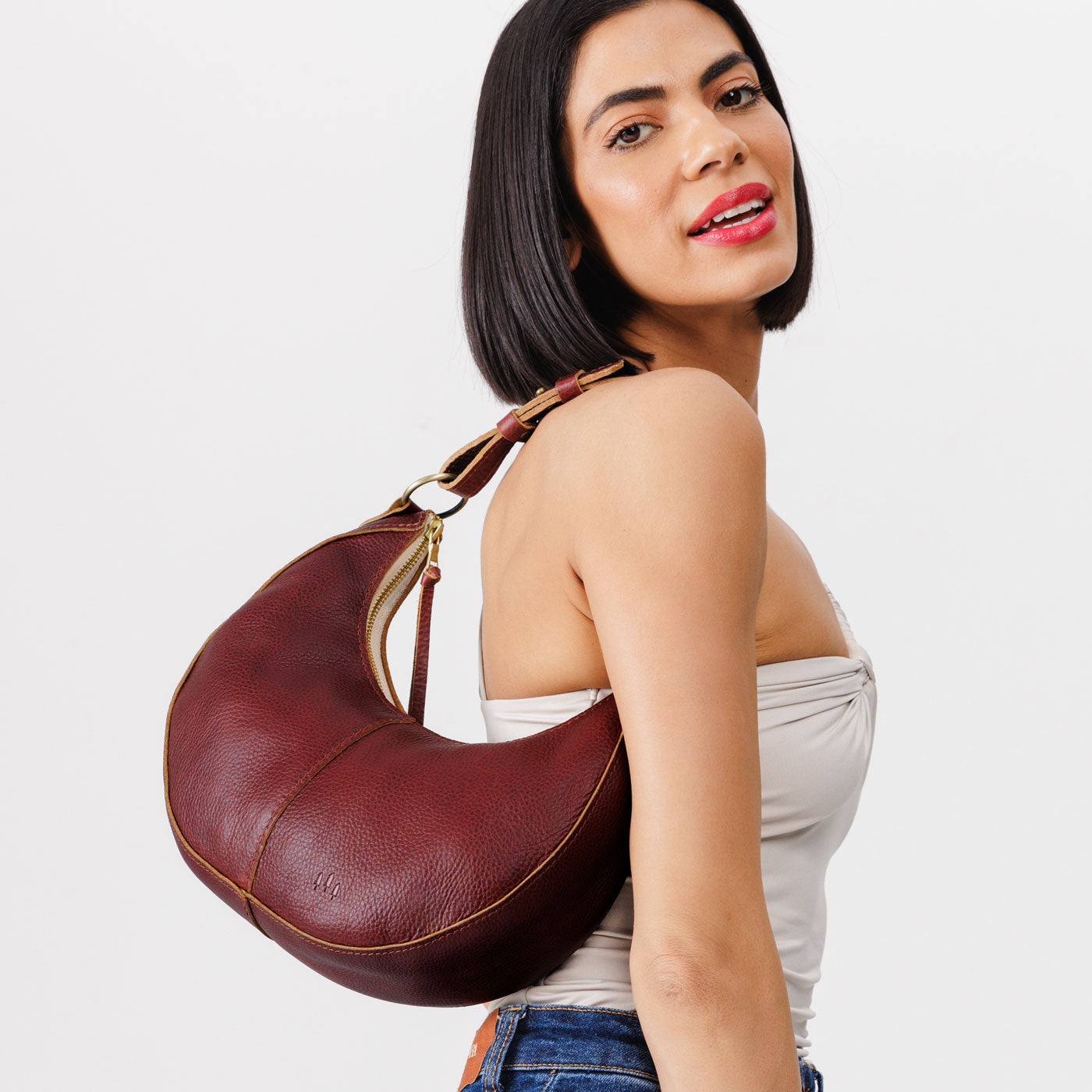 Cinnamon Bear*Classic | Crescent shaped shoulder bag with zipper closure and adjustable strap