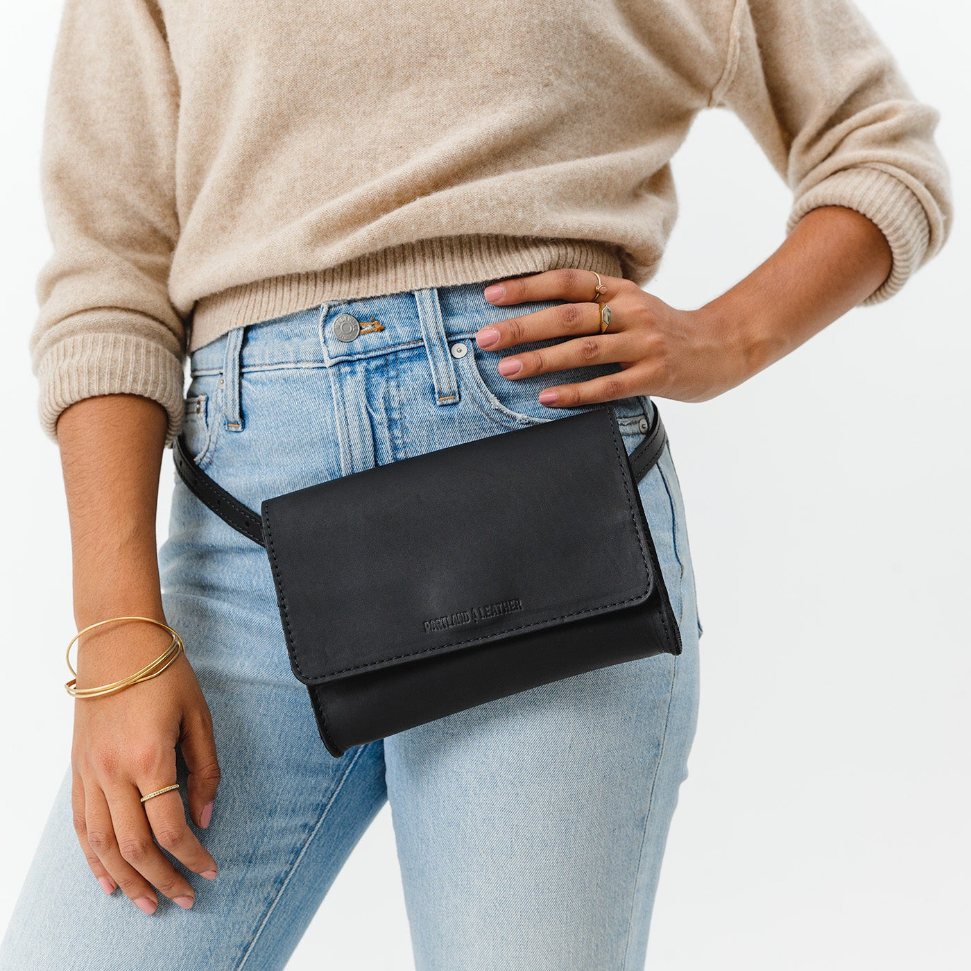  Black | Petite bag with magnetic flap closure and adjustable belt strap