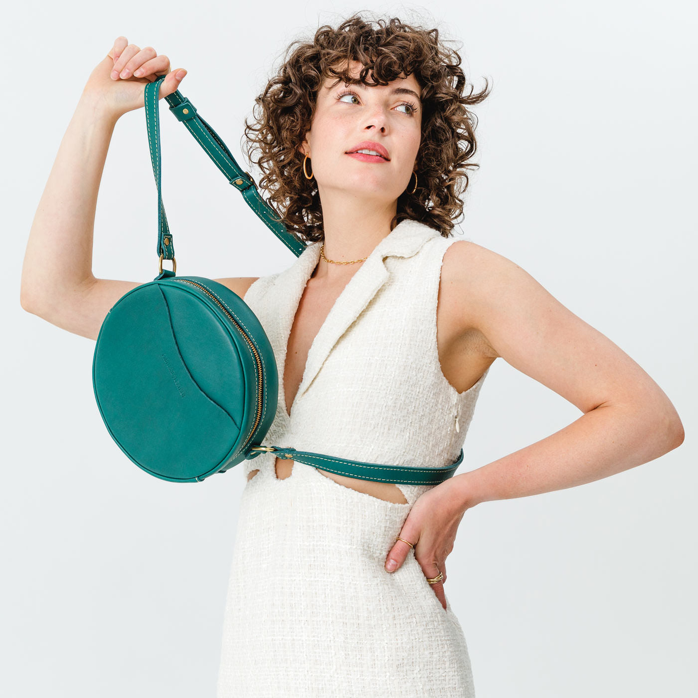 Peacock*Large | Circle shaped crossbody bag with top zipper